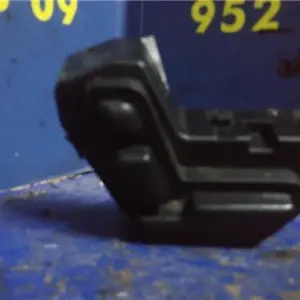 MANDO REGULACION ALTURA ASIENTO DEL. IZDO.