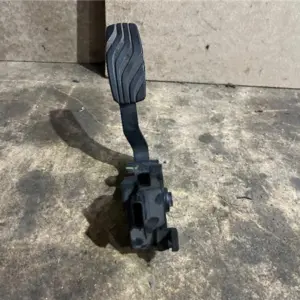 PEDAL ACELERADOR