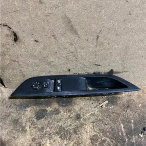 MANDO ELEVALUNAS DEL. IZDO.