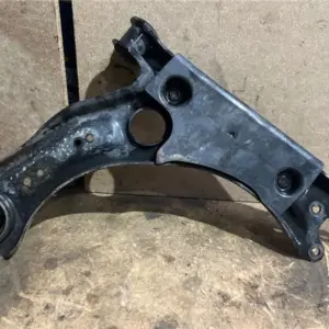 BRAZO SUSPENSION DEL. IZDO.