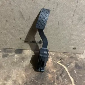 PEDAL ACELERADOR