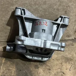 SOPORTE DEL. DCHO. MOTOR