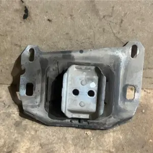 SOPORTE IZDO. MOTOR